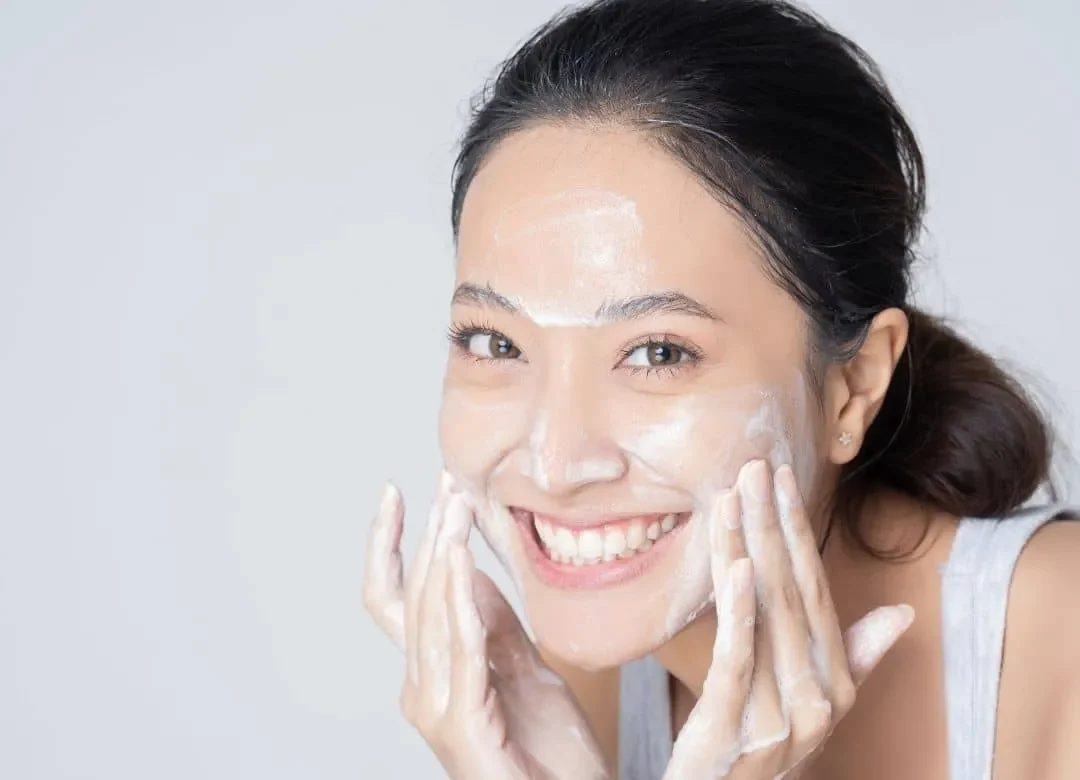 Hướng dẫn sử dụng sữa rửa mặt cho da dầu "đúng chuẩn"