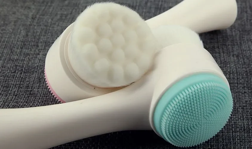 Hướng dẫn "từ A đến Z" cách sử dụng dụng cụ rửa mặt cầm tay đúng chuẩn