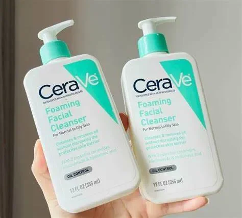 Sữa rửa mặt gốc nước (Water-based cleanser) - "Người bạn đồng hành" hoàn hảo